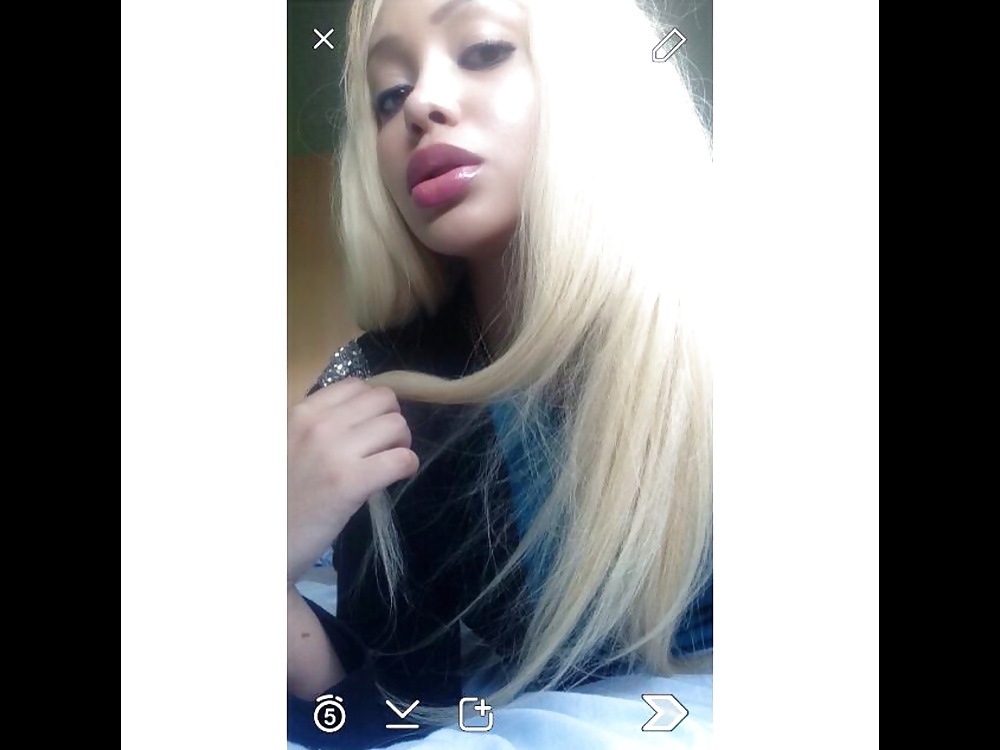 Ragazza di 19 anni conosciuta a Londra porn gallery