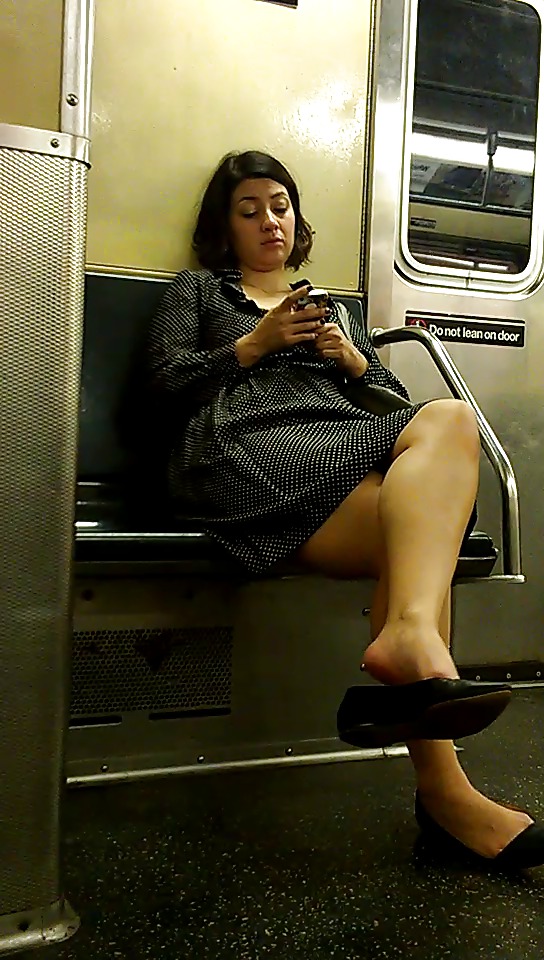 New york subway girls serious