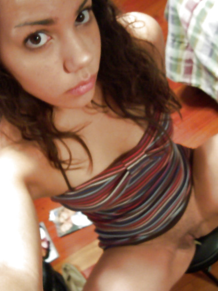 Silly Selfie Teen 29 porn gallery