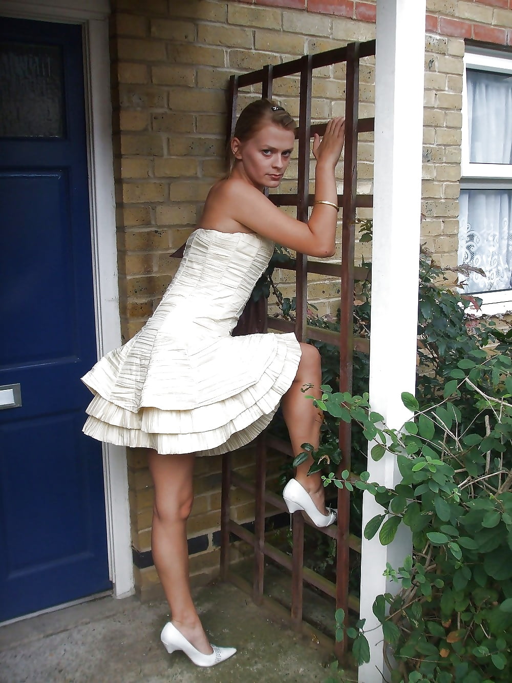 Blond Teen UK porn gallery