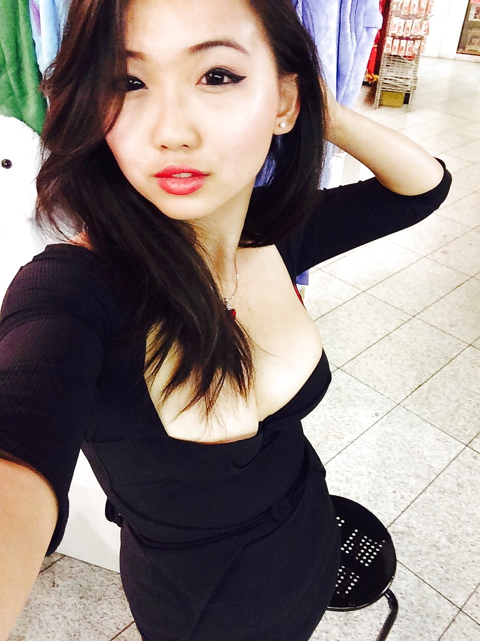 Asian Nerdy Teen Slut aka HarrietSugarcookie Selfies porn gallery
