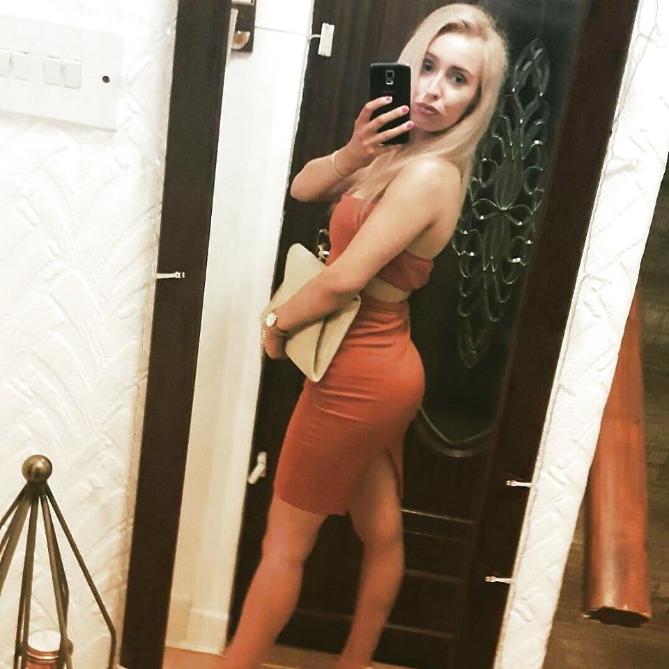 Sexy Blonde Irish Slut Louise porn gallery