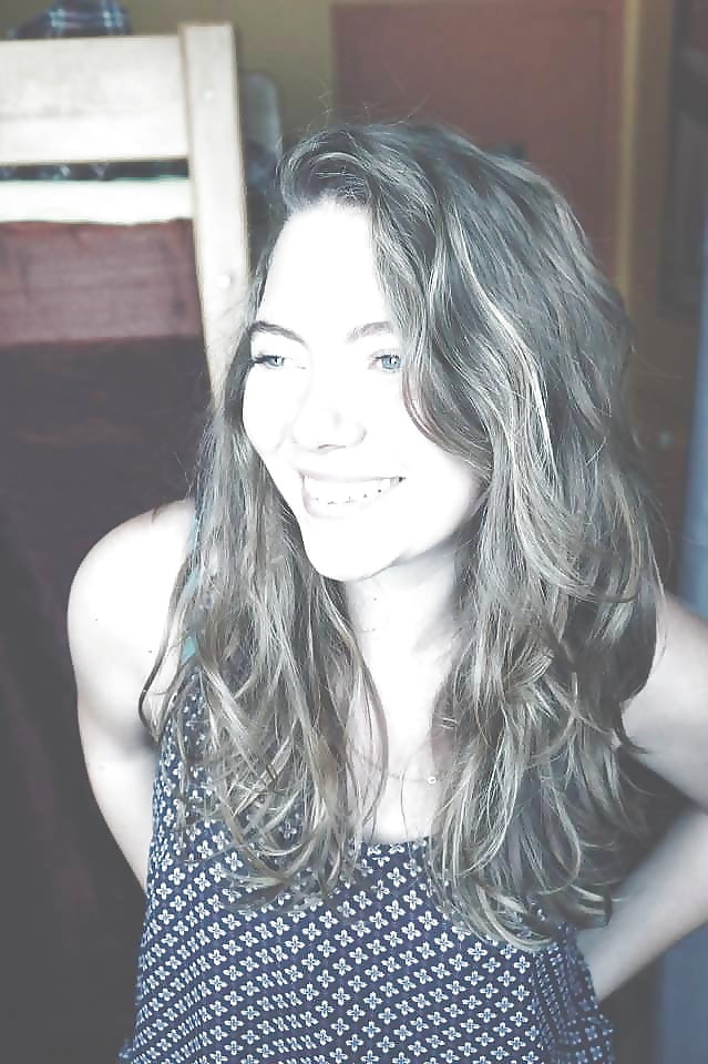 ADELE UNE FUTURE COCHONNE porn gallery