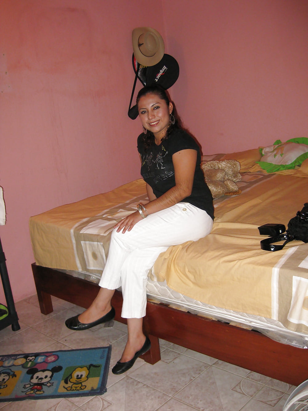 Lulu y amigas porn gallery