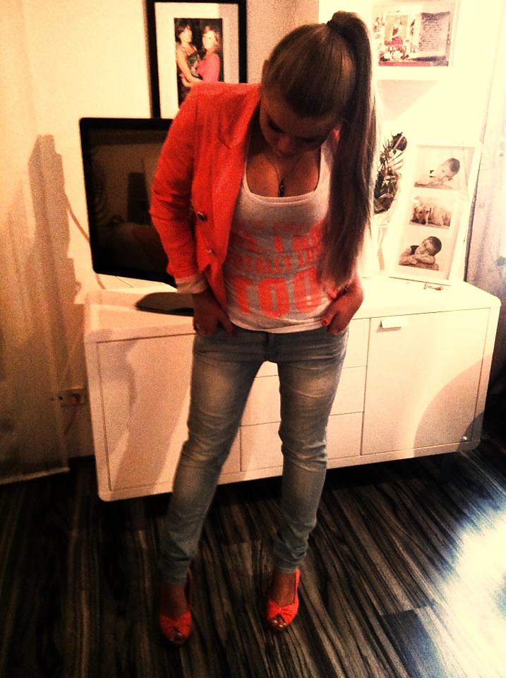 Sexy Nachbarin porn gallery