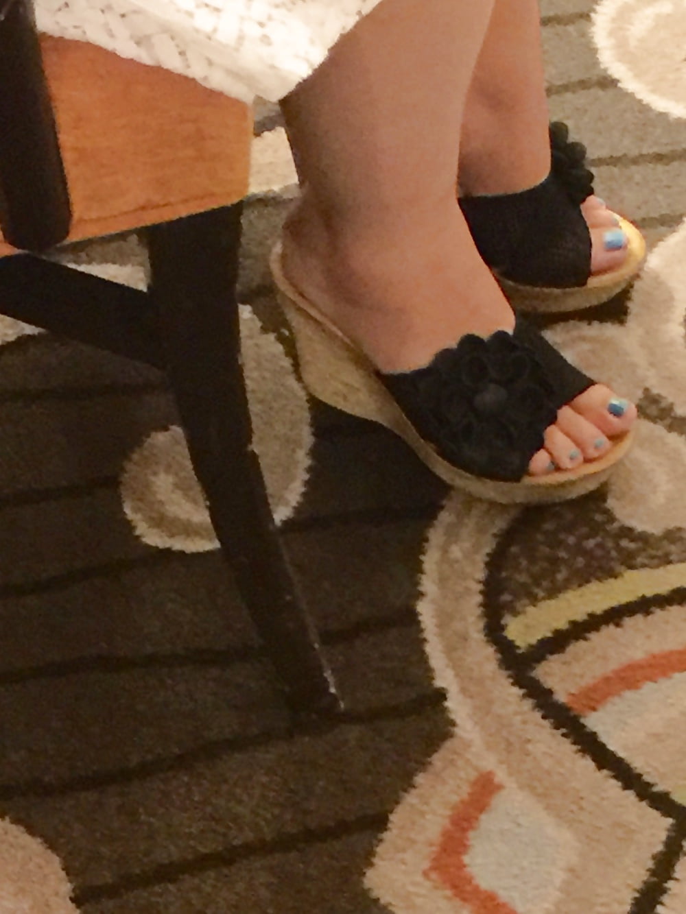Wife's sexy feet in wedges playing in Vegas porn gallery
