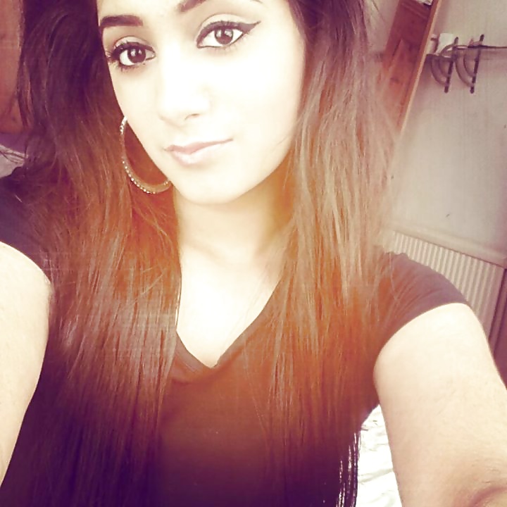 STUNNING TEEN HIJABI  PAKI porn gallery
