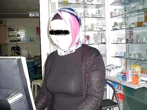 Turkish Very sexy Hijab Housewife Teen & Mature porn gallery