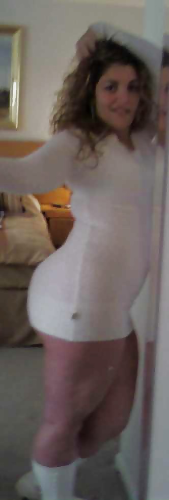 Busty Nanette 2 porn gallery