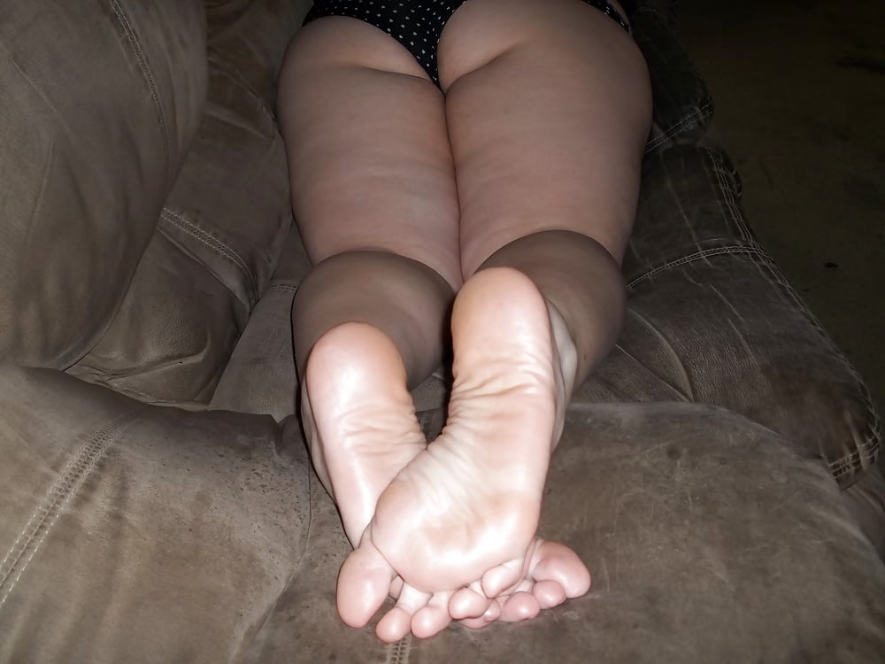 Young PAWG GF porn gallery