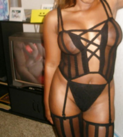 Ebony BBW shows off her hot body