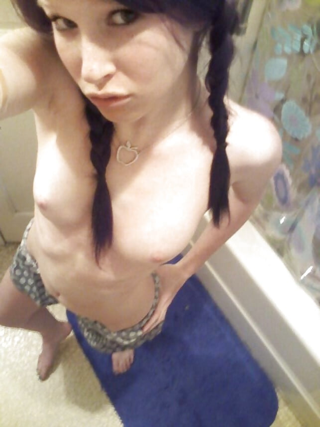 amateur brunette porn gallery