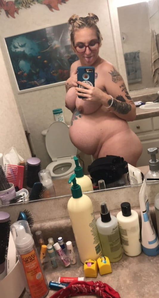 Tatted Pregnant Alt Ho - 25 Photos 