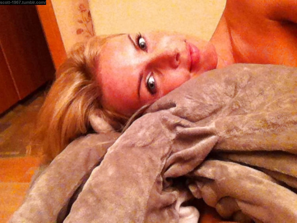 Blonde Milf Selfies porn gallery
