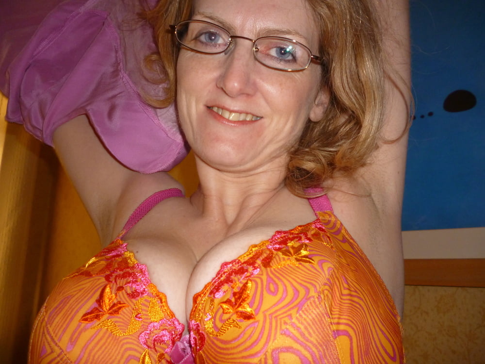 Big Tits Amateur Mature MILF - Wife - GILF - Granny porn gallery