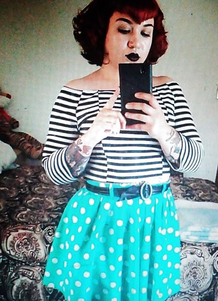 Stupid slut Hannah porn gallery