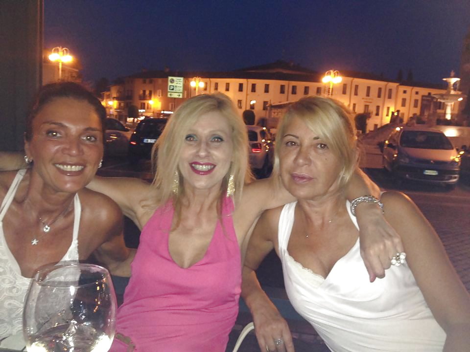 Italian MILF Alessandra&Patrizia fb porn gallery