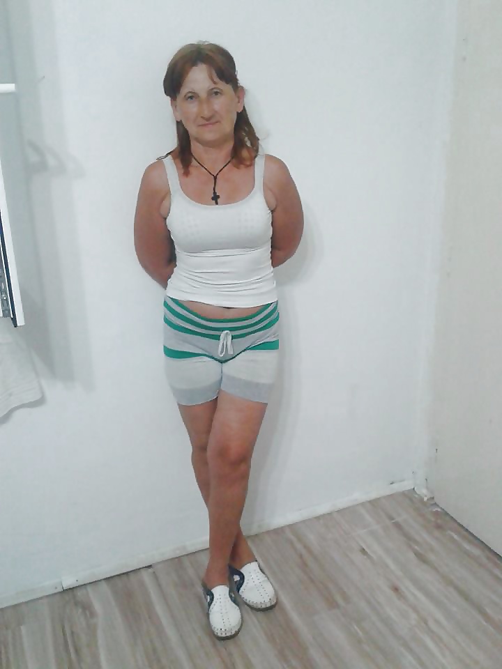 Sexy MATURES and MILFs 44 porn gallery