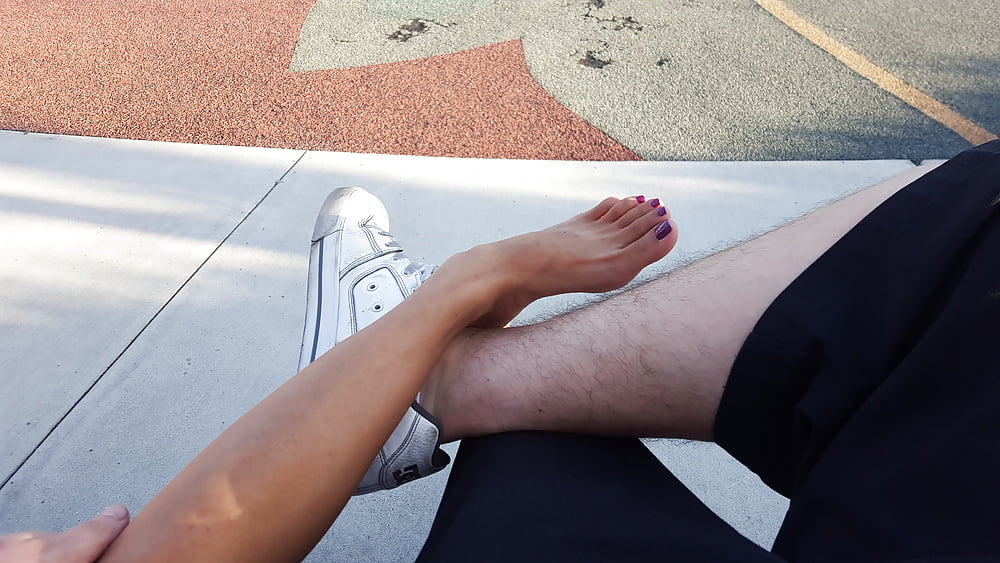 Asian feet at the park porn gallery