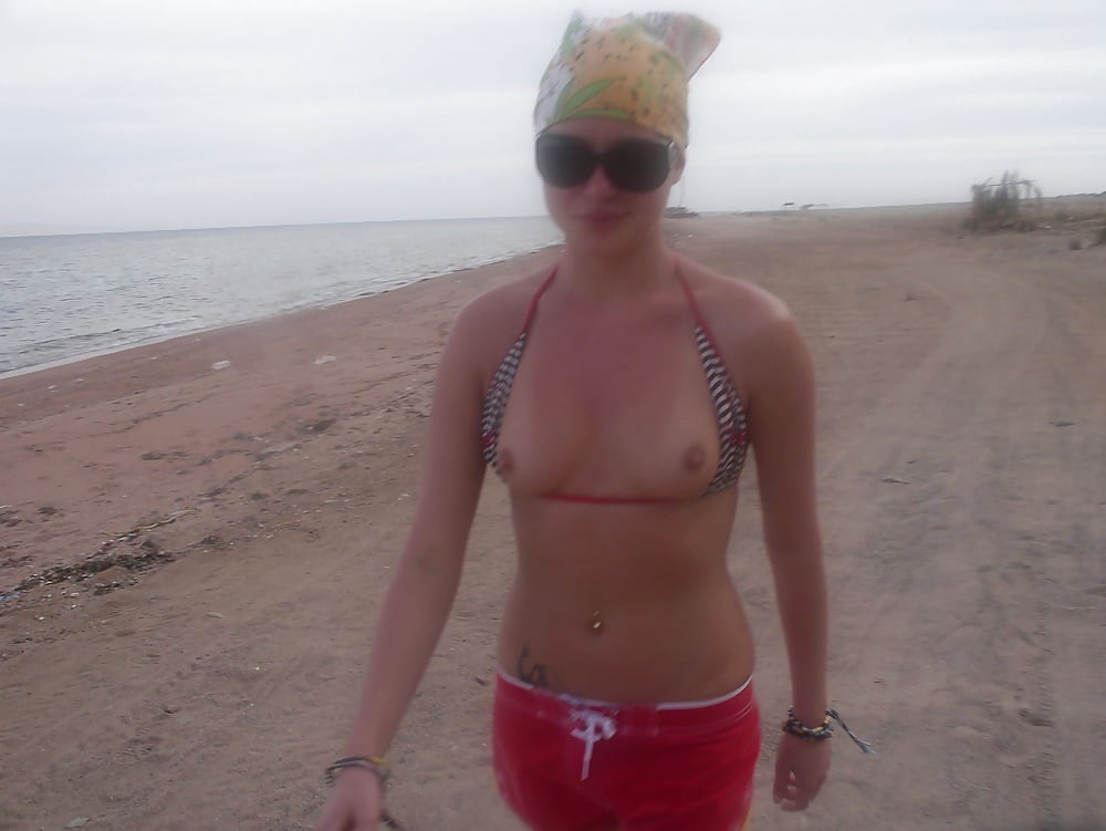 Girls on de beach 12 porn gallery