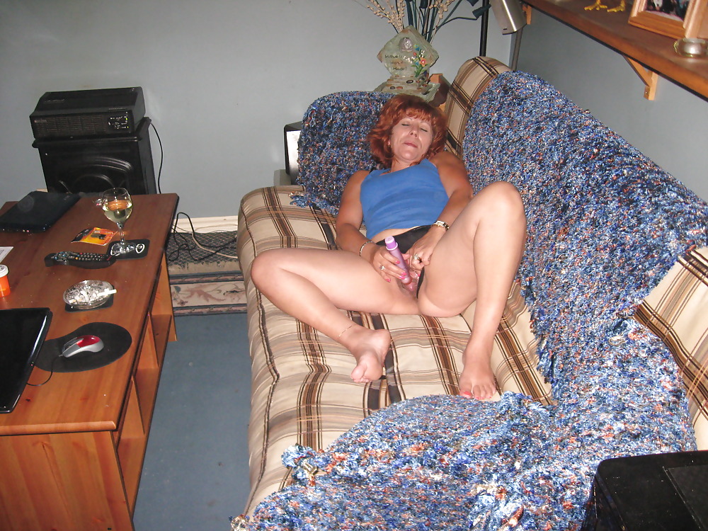 She Likes To Play porn gallery