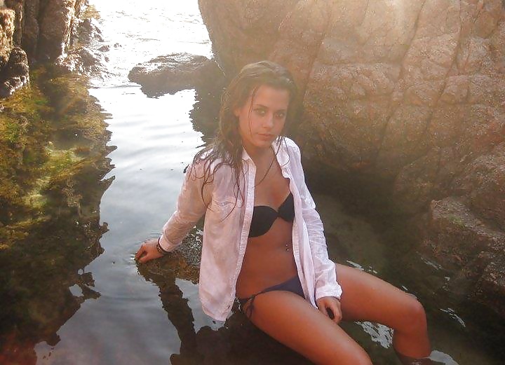 Lovely bikini girls.... porn gallery