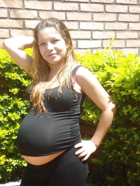 Pregnant yummies porn gallery