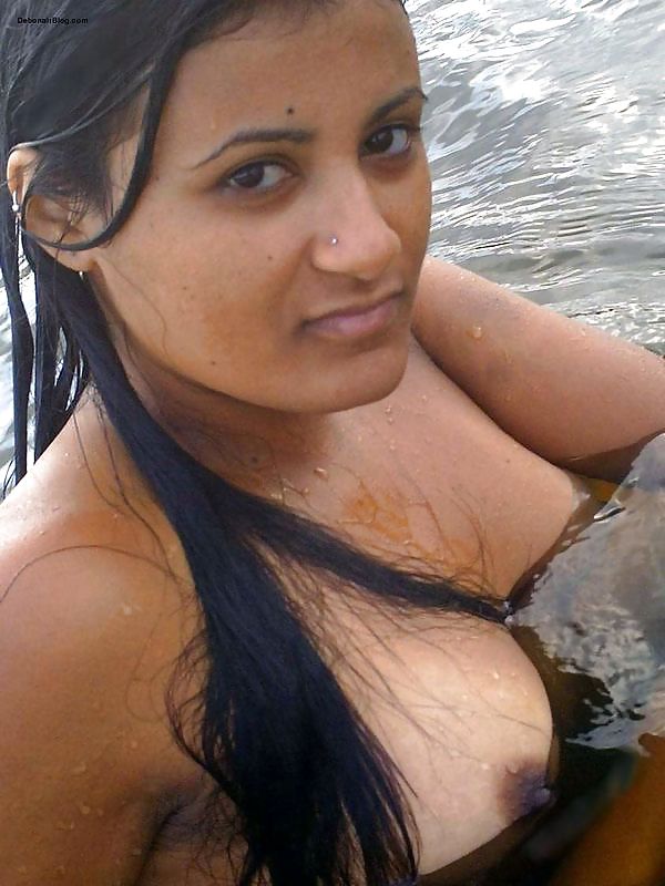nude indian babe swimming porn gallery