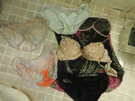 Dirty panties & bra of milf neighbour girl 26-07-2014