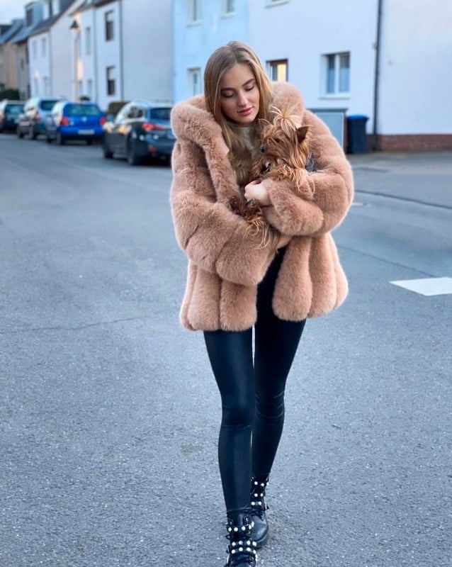 Fur and Fake Fur cum Girls of the week- 80 Photos 