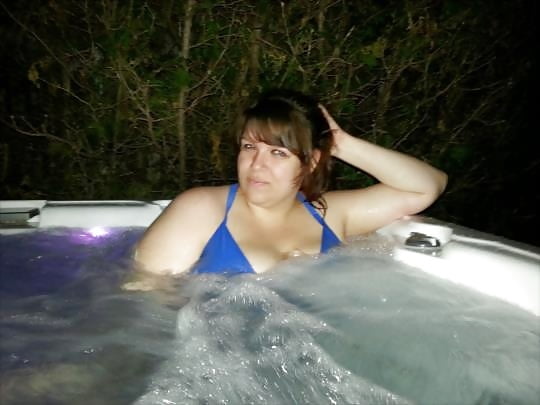 BBW - HOT TUB - 50 Pics.