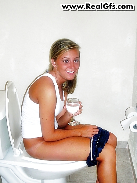 Slutty young chicks porn gallery