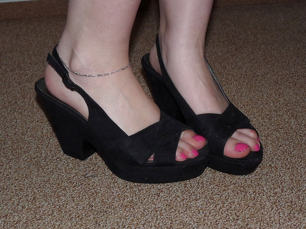 wifes sandals wedges heels pink nails porn gallery