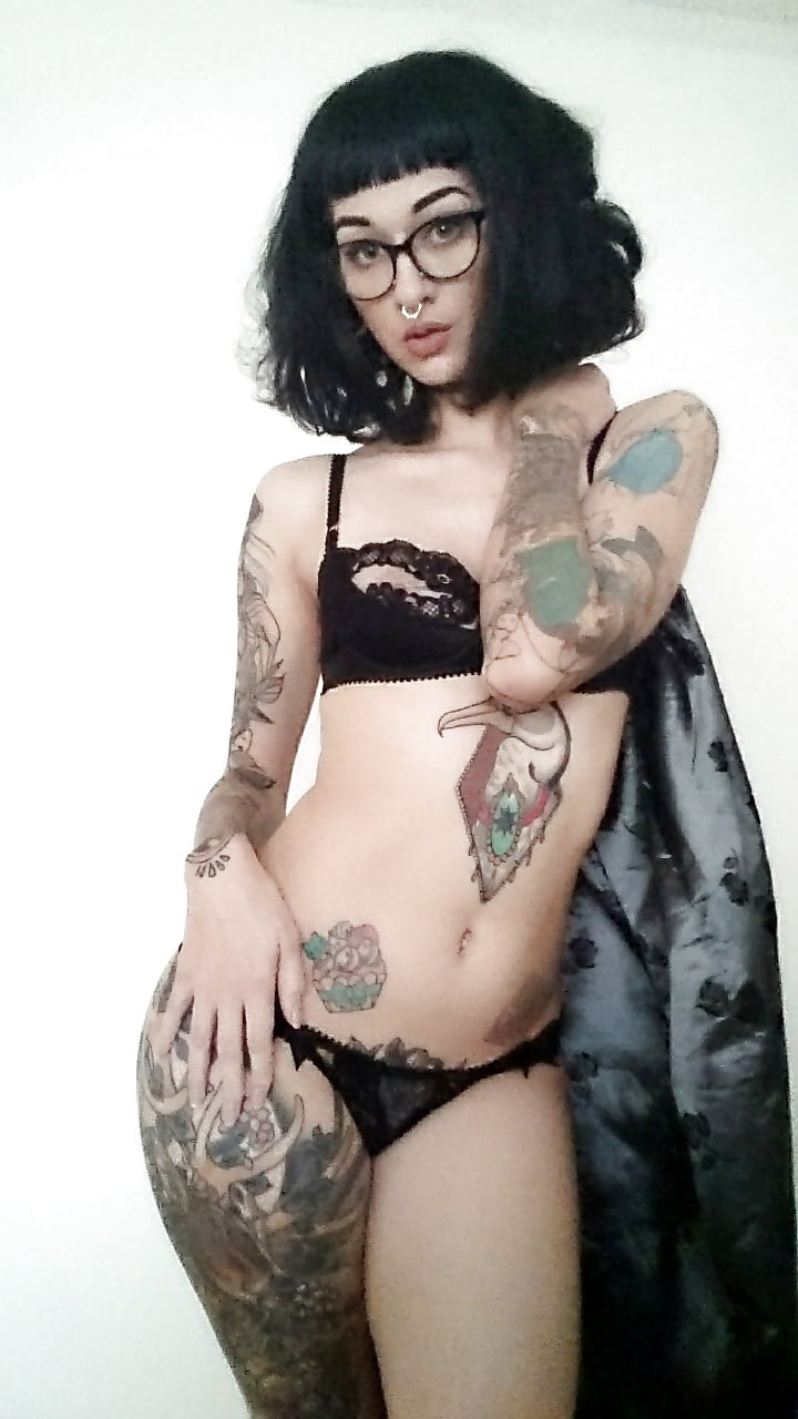 Goth Striptease Porn - Tattooed Goth Girl Glasses Strip Naked Nerdy PicsSexiezPix Web Porn