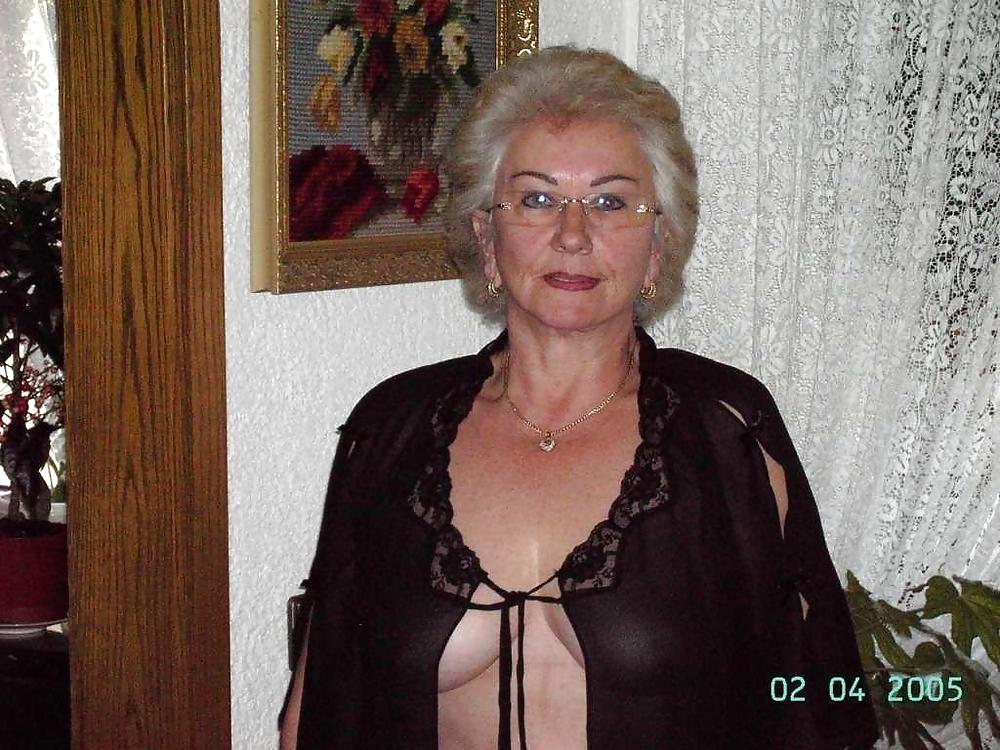 Milf 683 porn gallery