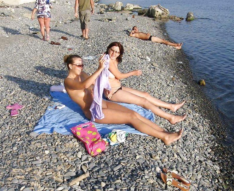 Beach Nudist girls Part 3 porn gallery