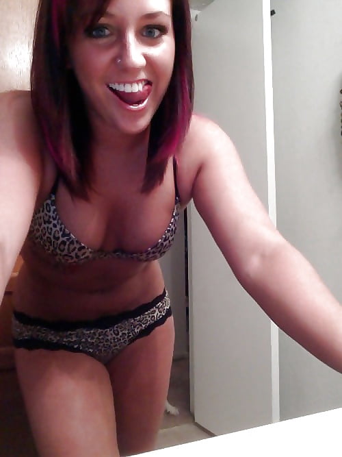 Slutty Selfies 2 - Teens porn gallery