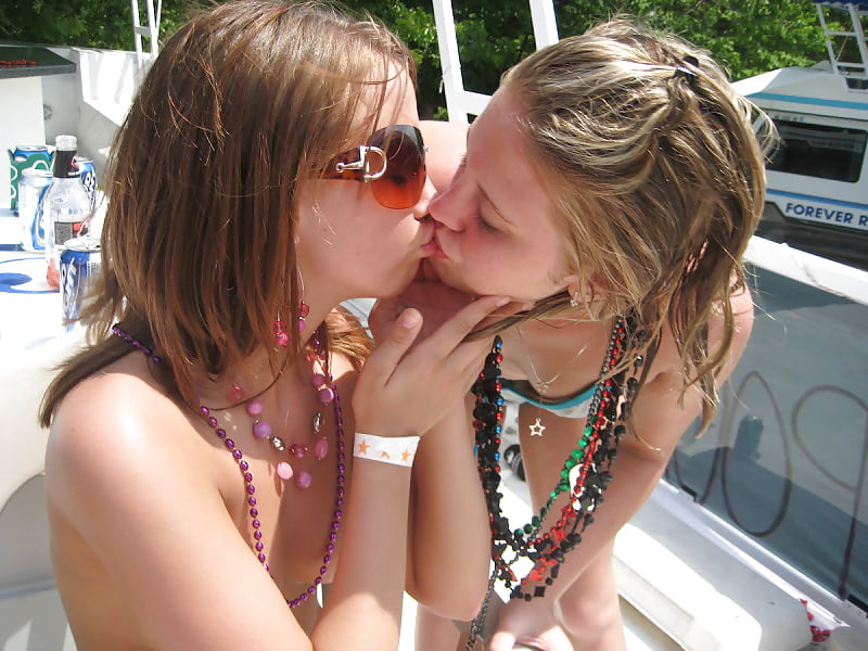 Bonnes petites salopes porn gallery