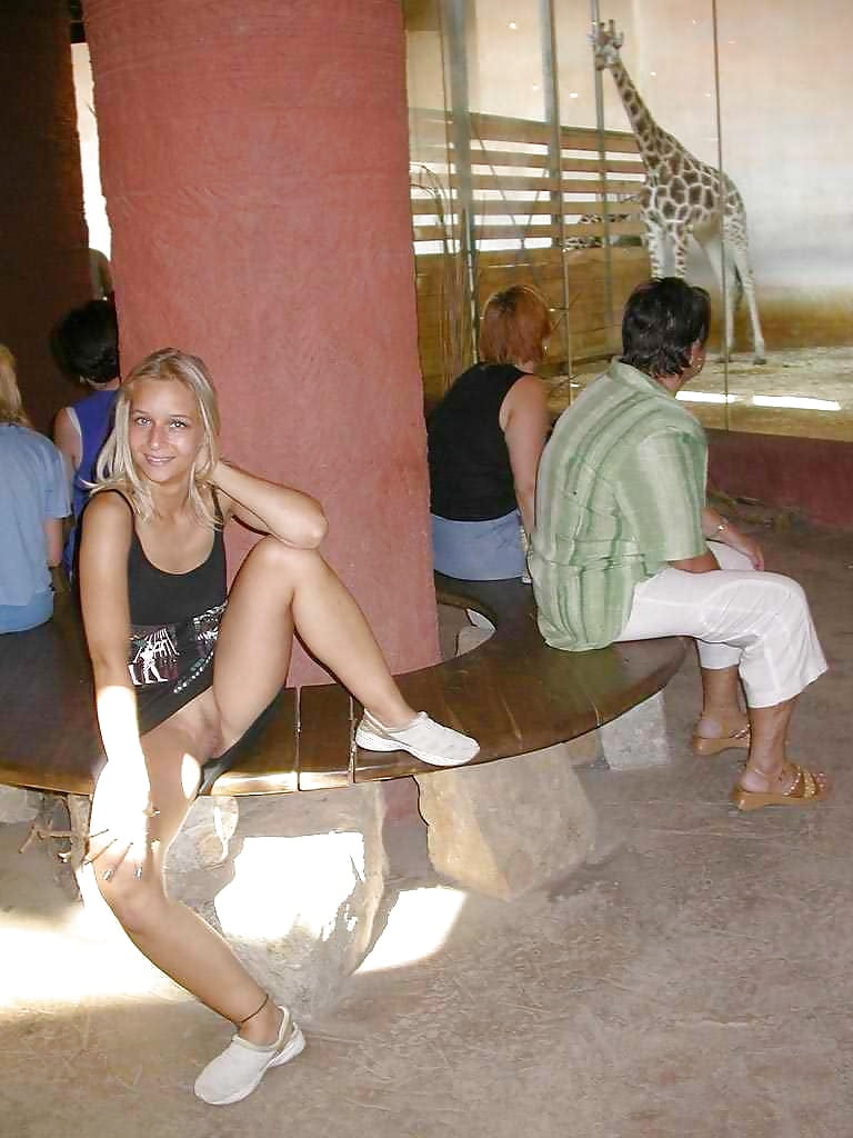 Public, flash pussy porn gallery
