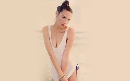 gal gadot hot photos         