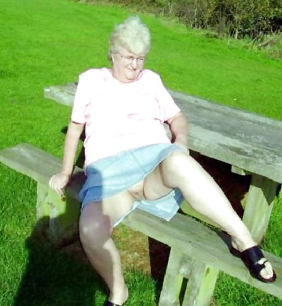 Grannies Flashing their old cunts. porn gallery