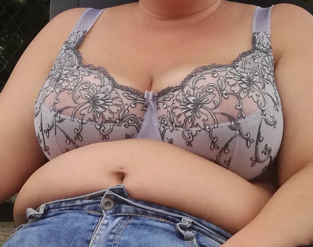 wife big tits in sexy bra porn gallery