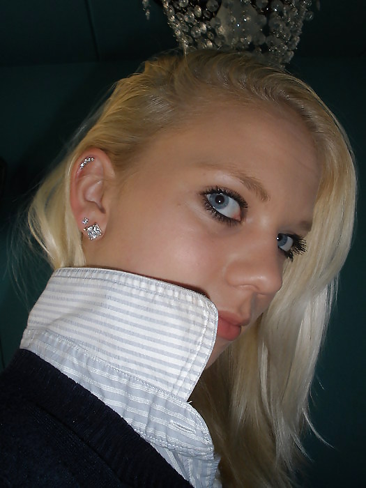 Blouse Collar Upturned porn gallery