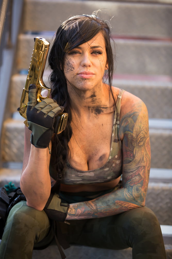 Alex Zedra Mara Call Of Duty Cod 15 Pics Xhamster