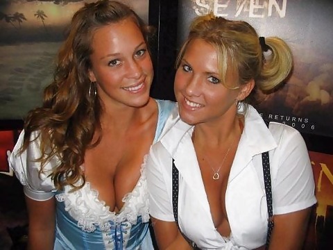 CLEAVAGE porn gallery