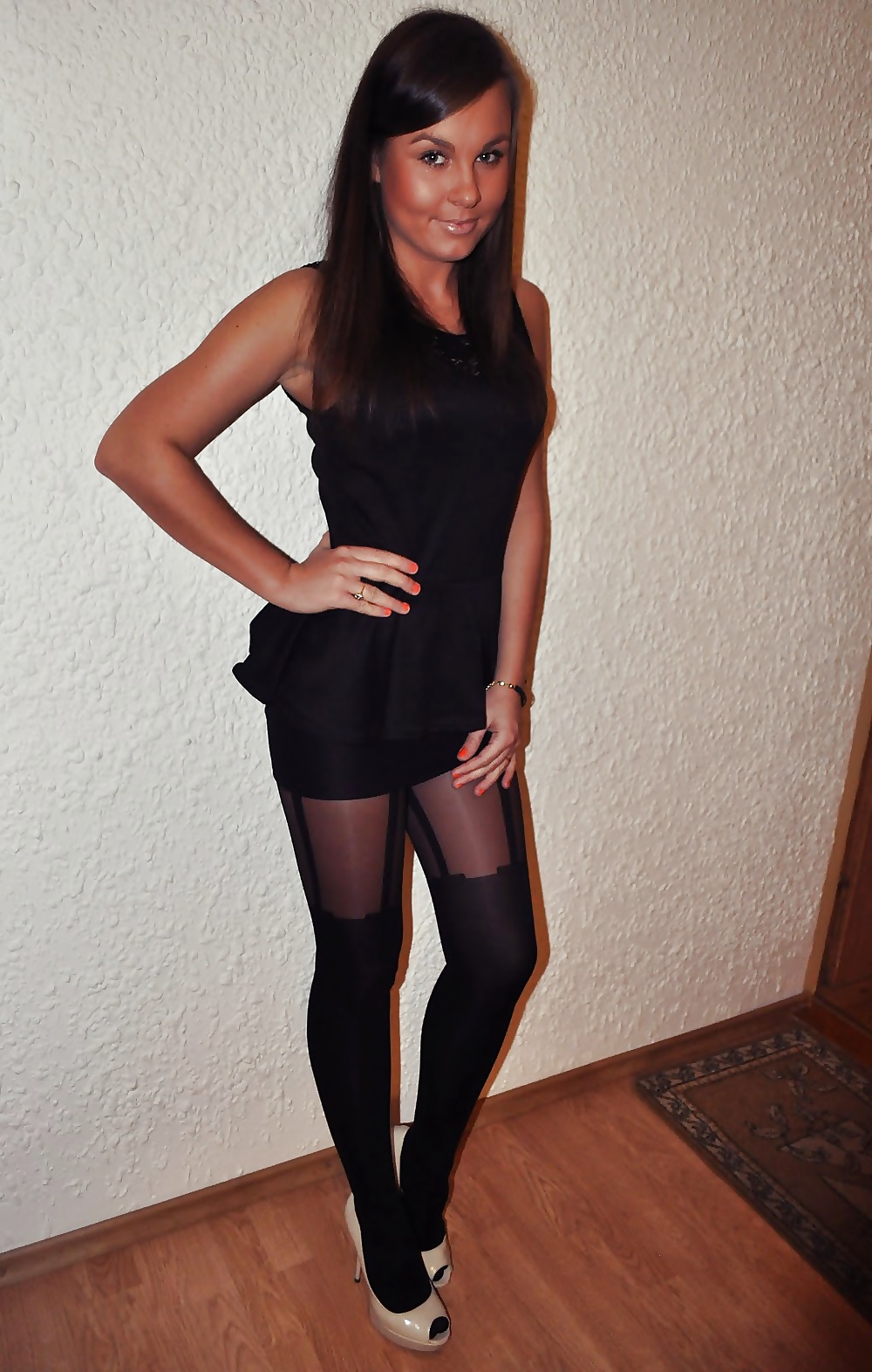 pantyhose pose10.1 porn gallery