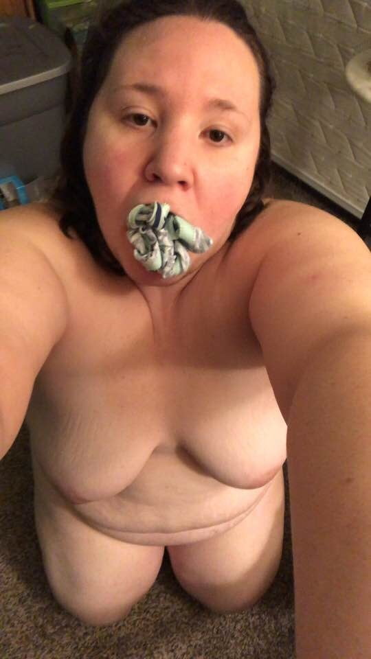 Fat kinky slut exposed - 25 Photos 