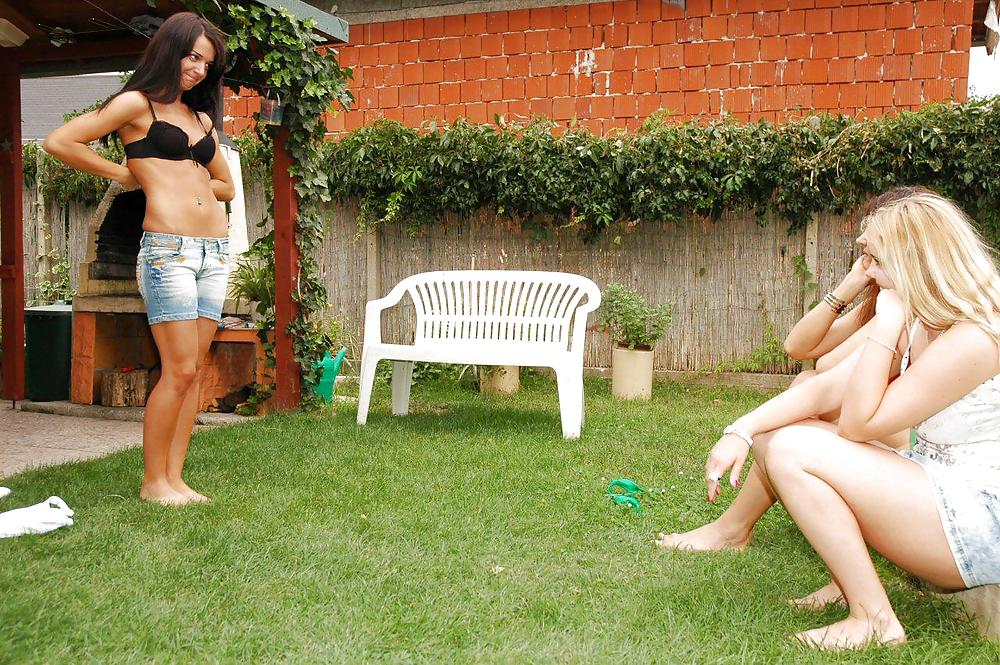 EURO GIRLS TAKING OFF 088 porn gallery