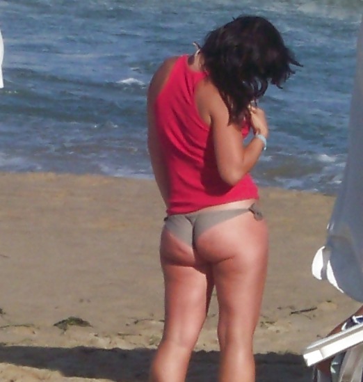 beach super round greasy ASS porn gallery