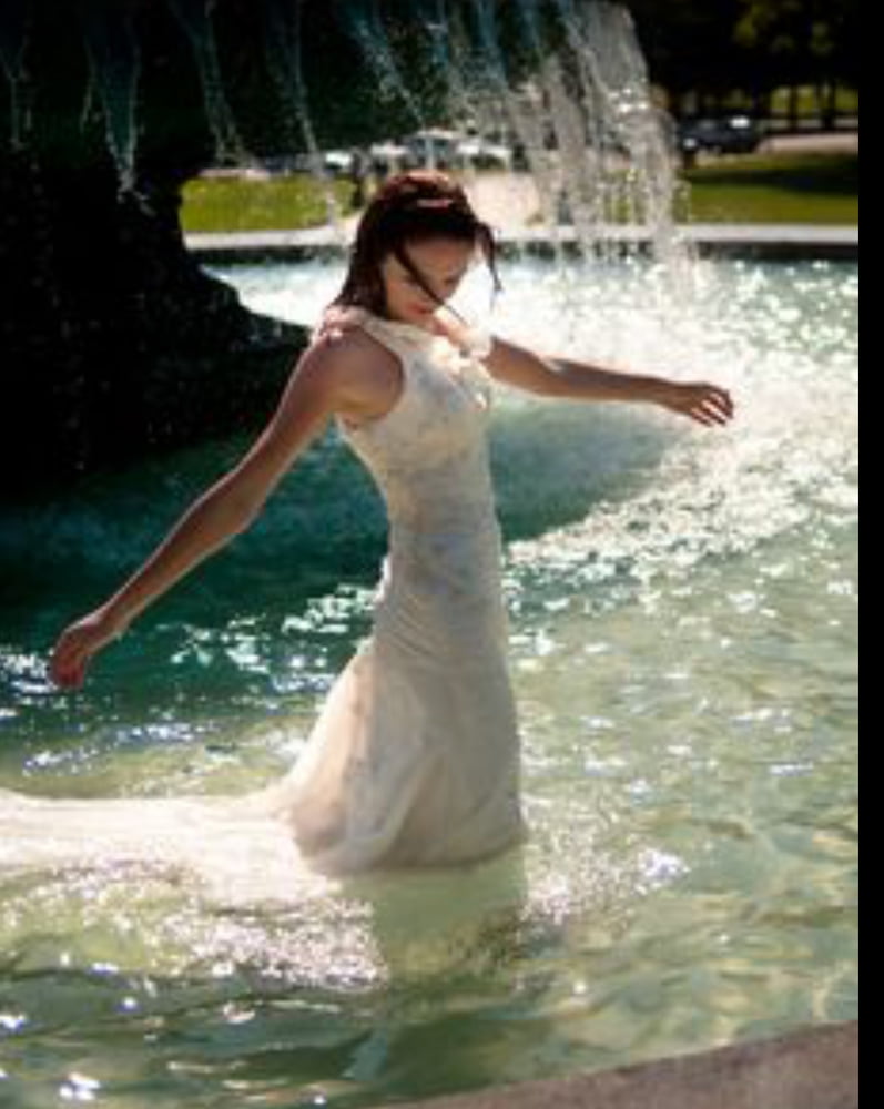 Brides that are lovely and wet - 12 Photos 